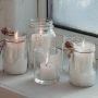Windlicht selbst machen mit minimalistischer Dekoration aus Schnur